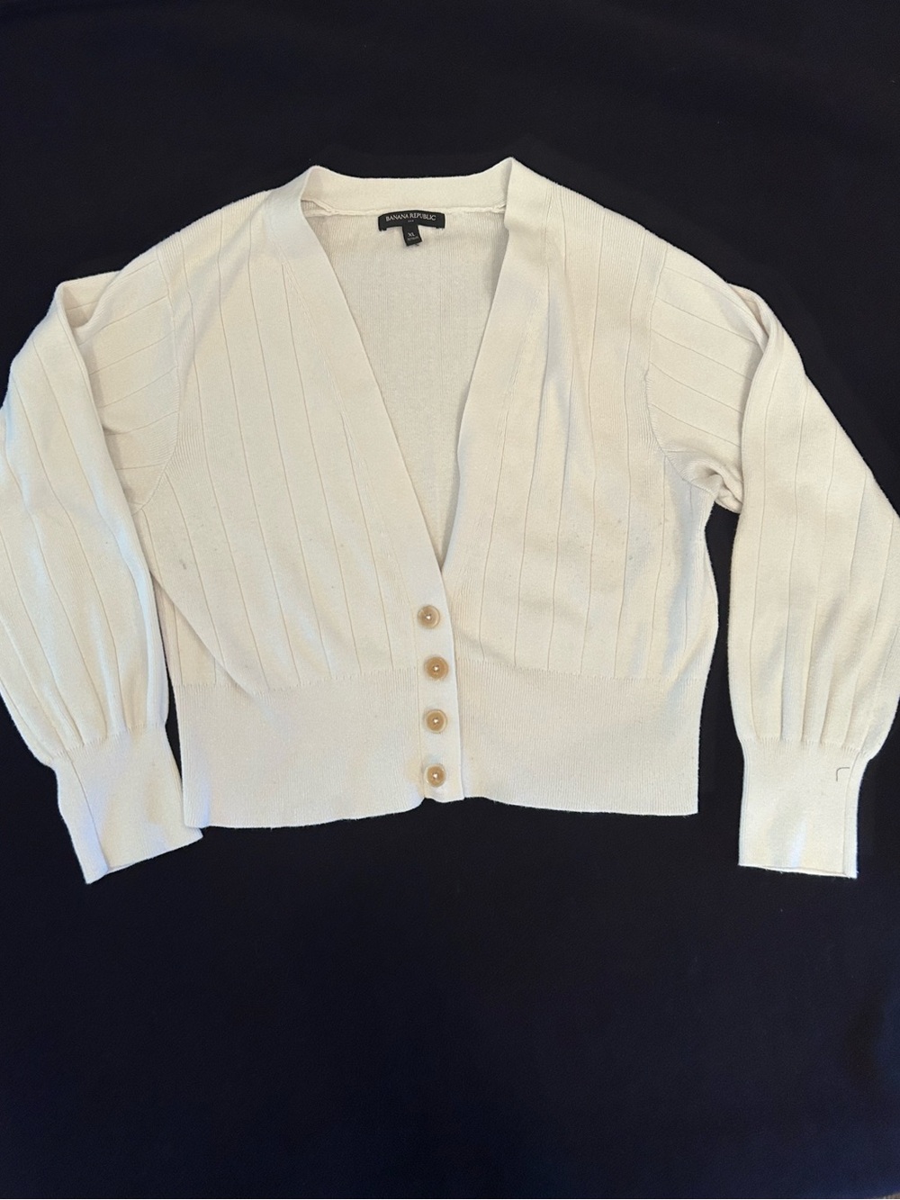 Junior xl fits AXS Banana Republic Cream V-Neck Button Cardigan